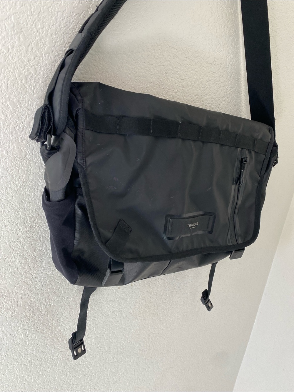 TIMBUK2 Especial Stash Weatherproof Black Messenger Bag Size M